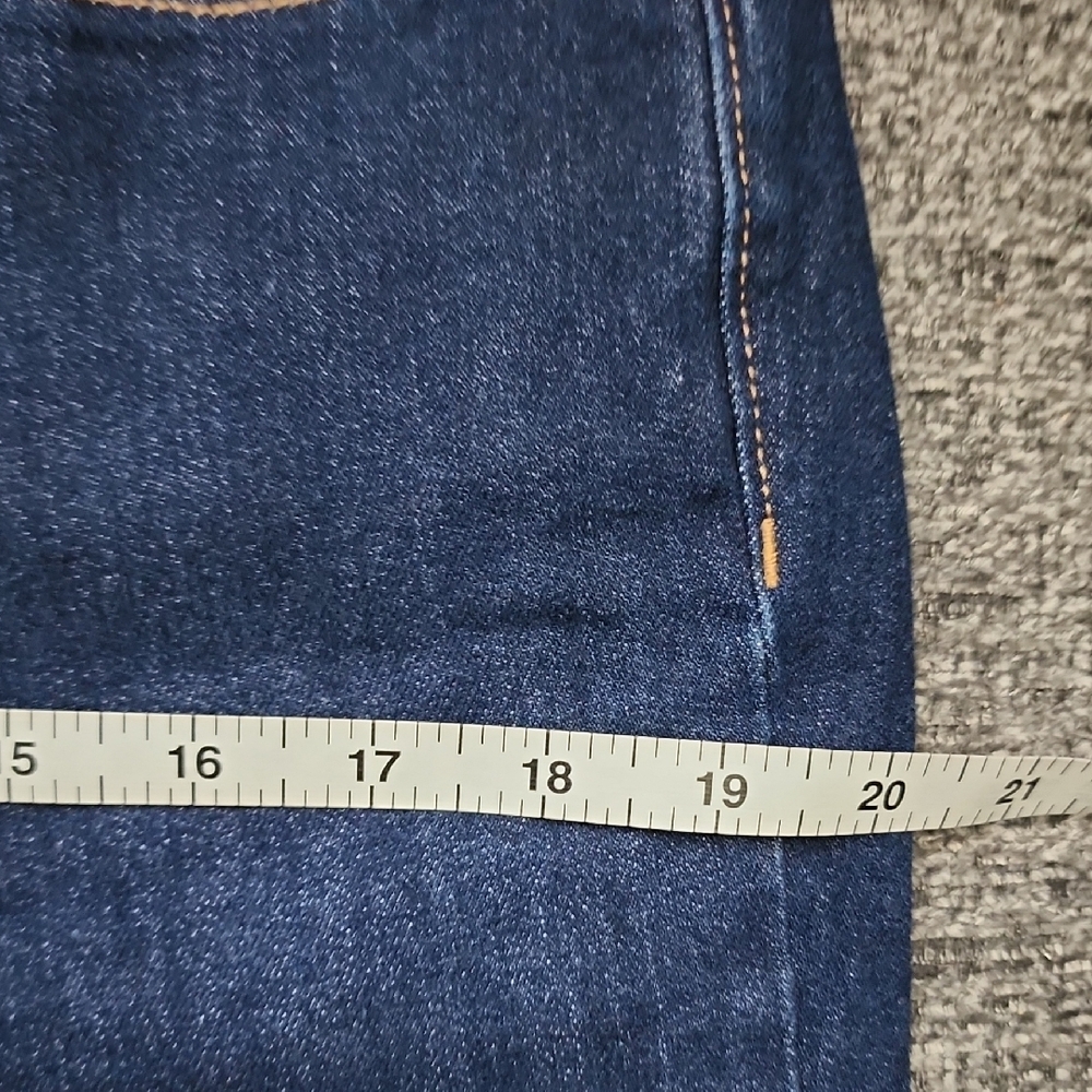 Old Navy Women's Dark Blue Flare Jeans - Picture 5 of 9